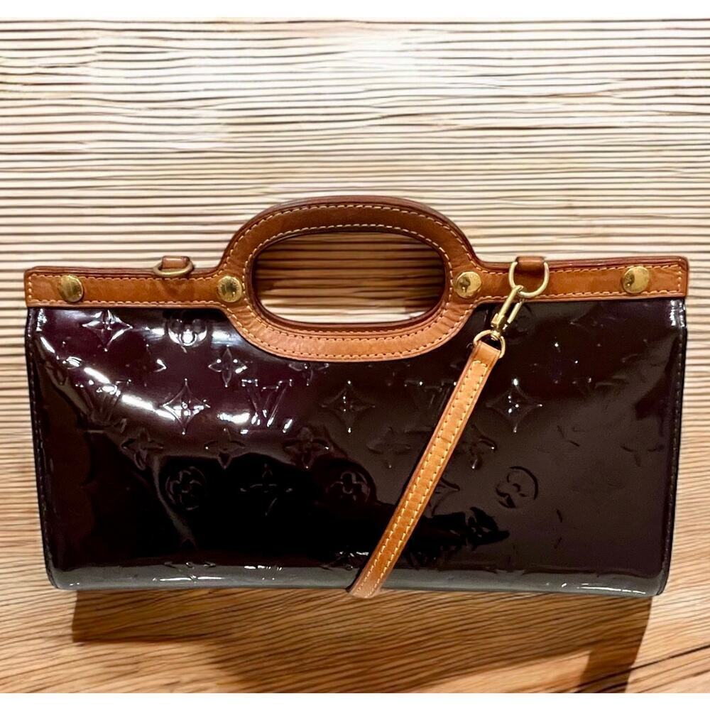 Louis Vuitton SR0029 Vernis Roxbury Drive Shoulder Bag - Picture 16 of 16
